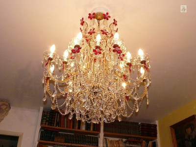 Crystal chandelier with 18...