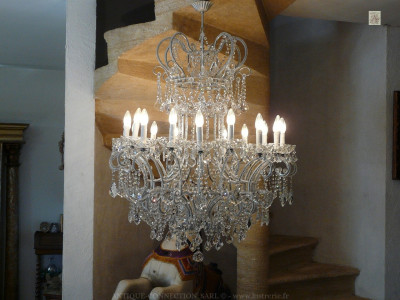 Crystal chandelier with 18...
