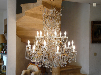 Crystal chandelier with 18...