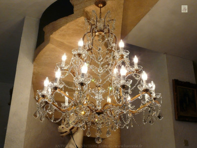 Crystal chandelier with 18...